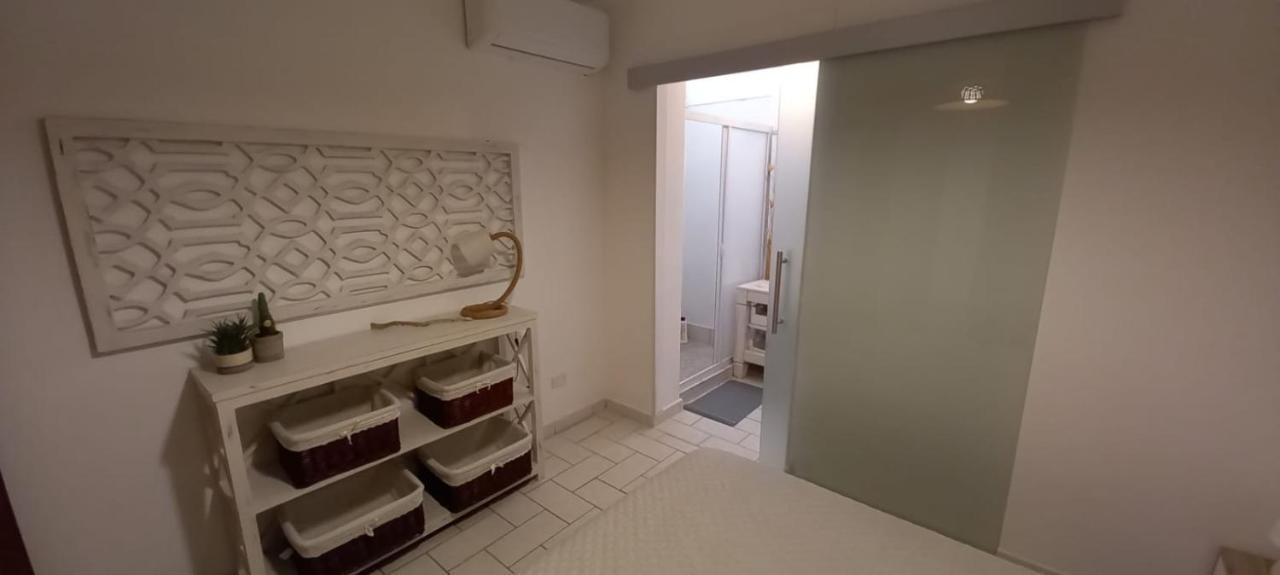La Casa Di Stefania Apartment Porto Pino Bagian luar foto
